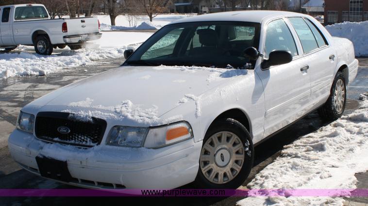 image for item 4749 2005 Ford Crown Victoria Police Interceptor