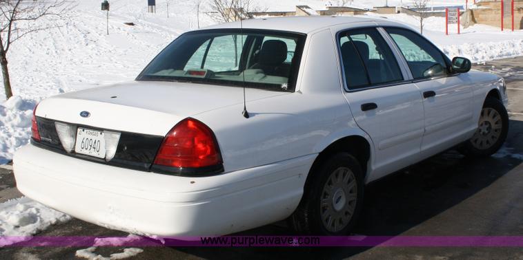 image for item 4749 2005 Ford Crown Victoria Police Interceptor