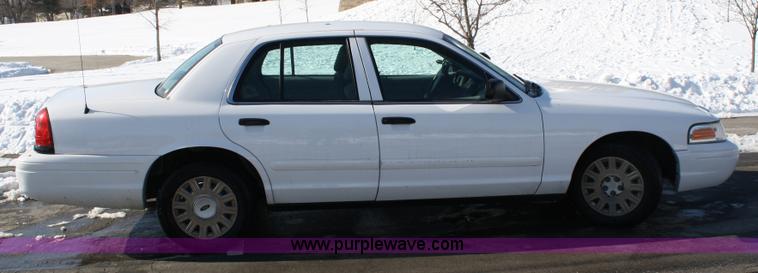 image for item 4749 2005 Ford Crown Victoria Police Interceptor