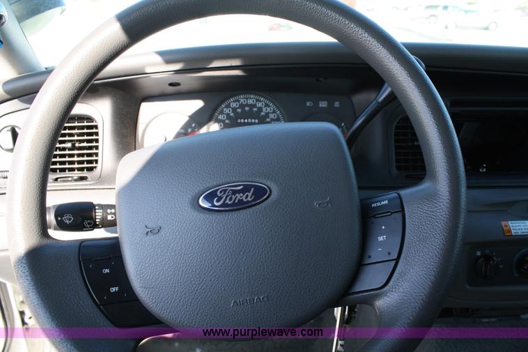 image for item 4749 2005 Ford Crown Victoria Police Interceptor