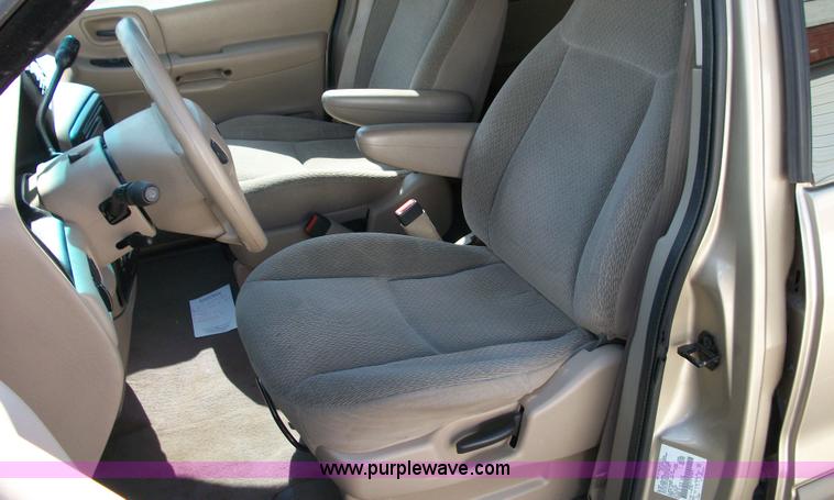 image for item 5122 2001 Ford Windstar