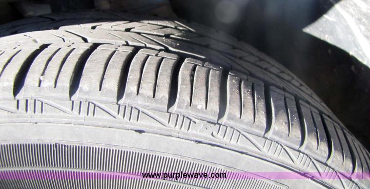 image for item 5210 2006 Ford Taurus SE