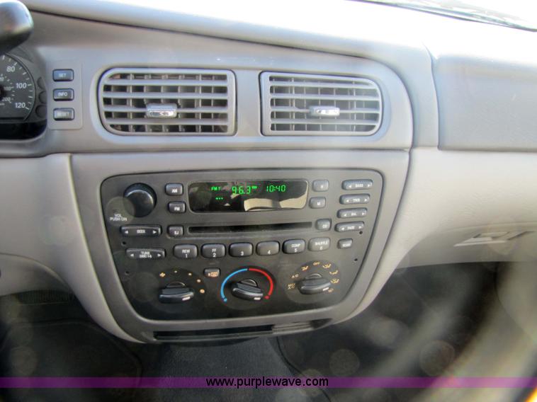 image for item 5210 2006 Ford Taurus SE