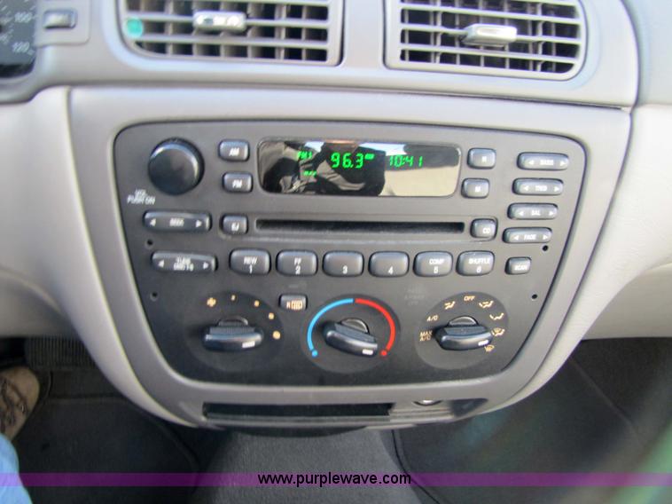 image for item 5210 2006 Ford Taurus SE