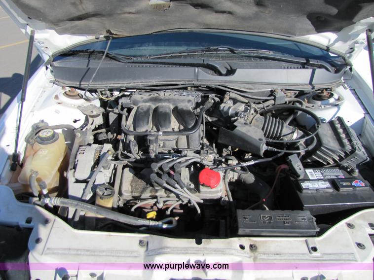 image for item 5210 2006 Ford Taurus SE