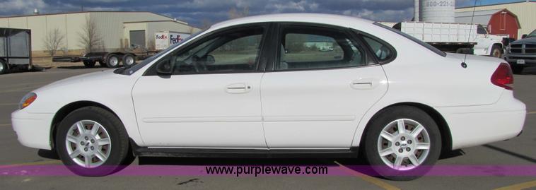 image for item 5211 2006 Ford Taurus SE