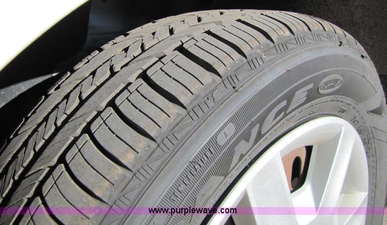 image for item 5211 2006 Ford Taurus SE