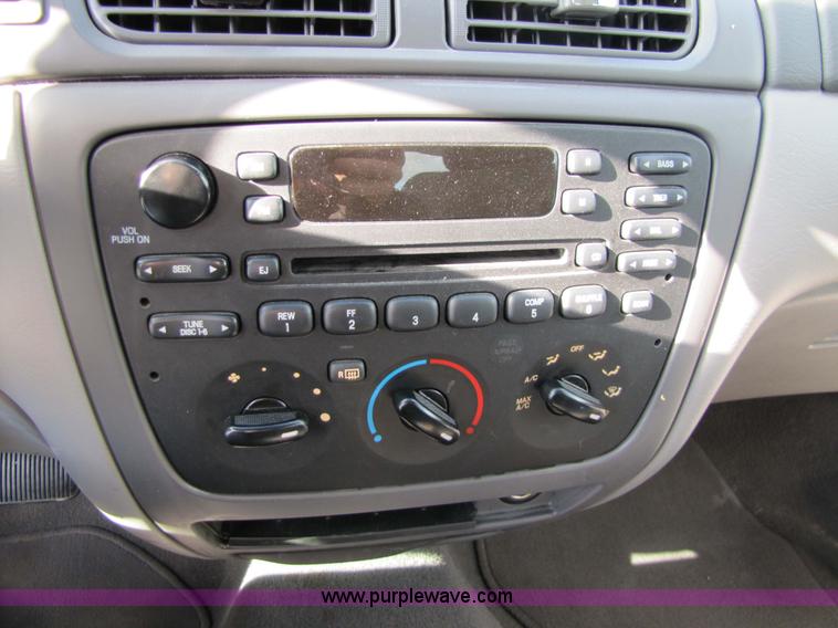 image for item 5211 2006 Ford Taurus SE