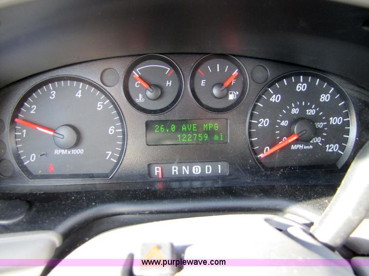 image for item 5211 2006 Ford Taurus SE