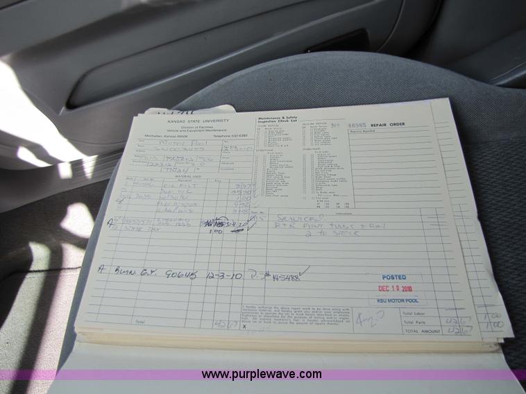 image for item 5211 2006 Ford Taurus SE