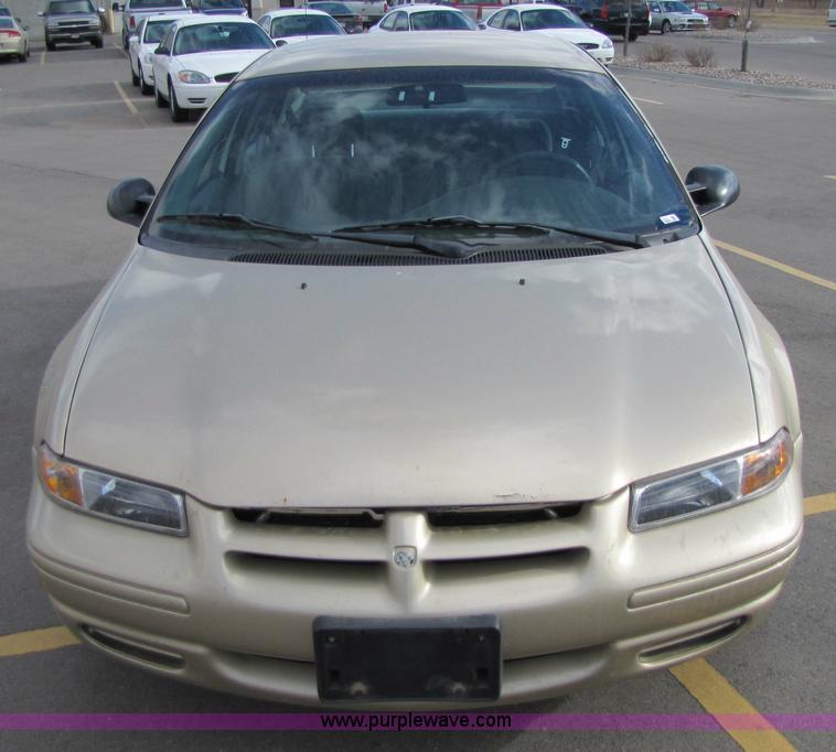 image for item 5212 2000 Dodge Stratus SE