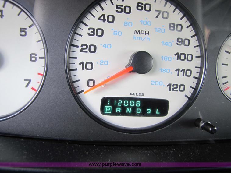 image for item 5212 2000 Dodge Stratus SE