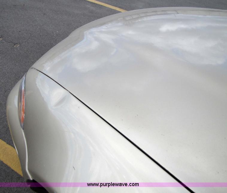 image for item 5212 2000 Dodge Stratus SE