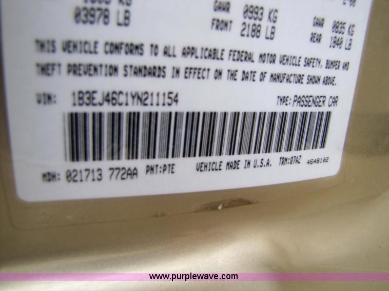 image for item 5212 2000 Dodge Stratus SE