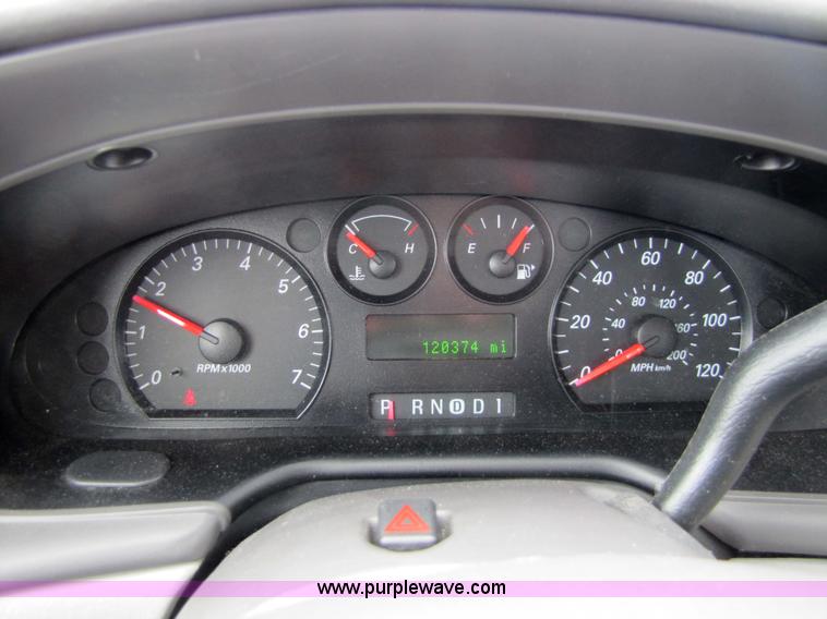 image for item 5213 2006 Ford Taurus SE