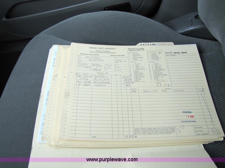 image for item 5213 2006 Ford Taurus SE