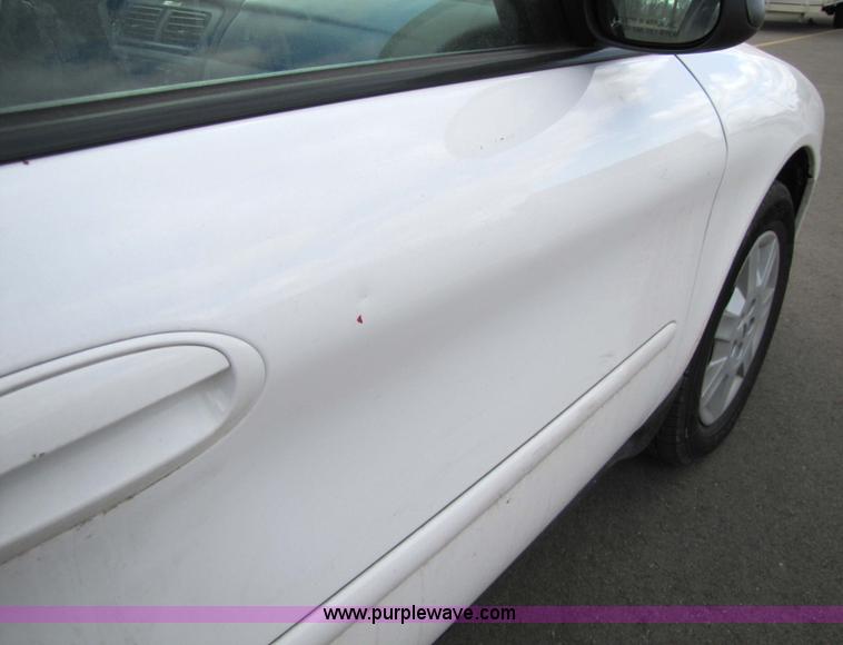 image for item 5213 2006 Ford Taurus SE