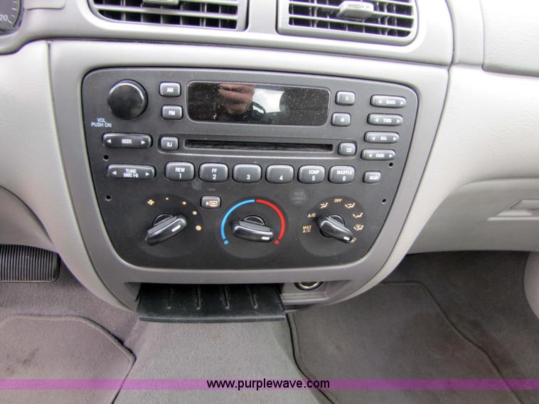 image for item 5215 2006 Ford Taurus SE