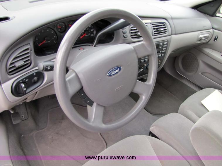 image for item 5215 2006 Ford Taurus SE