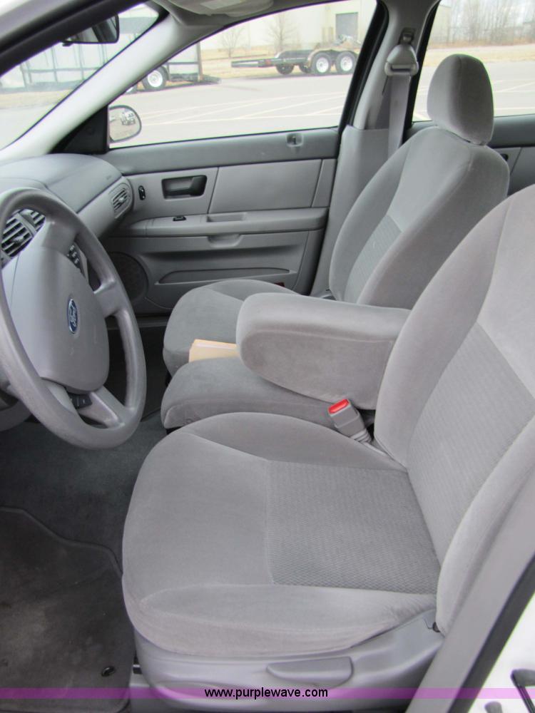 image for item 5216 2006 Ford Taurus SE