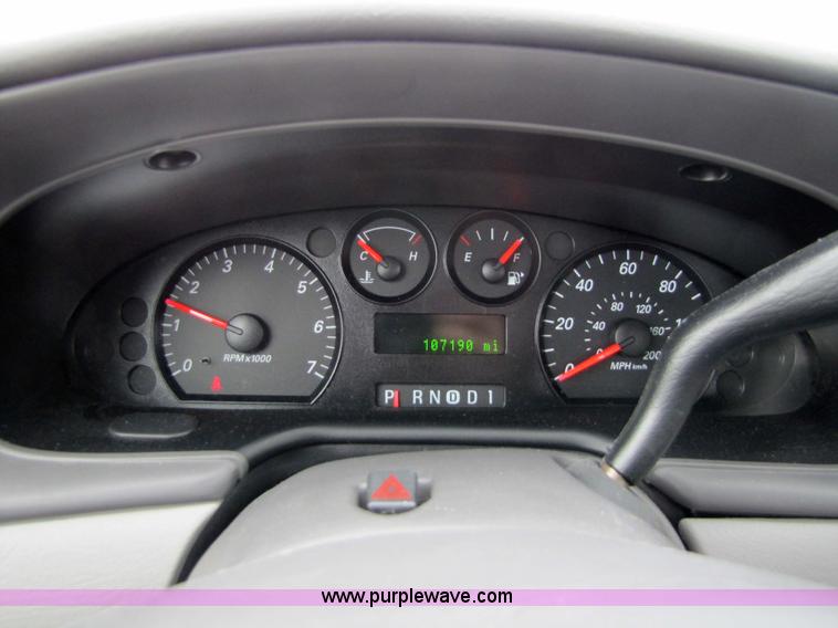 image for item 5216 2006 Ford Taurus SE