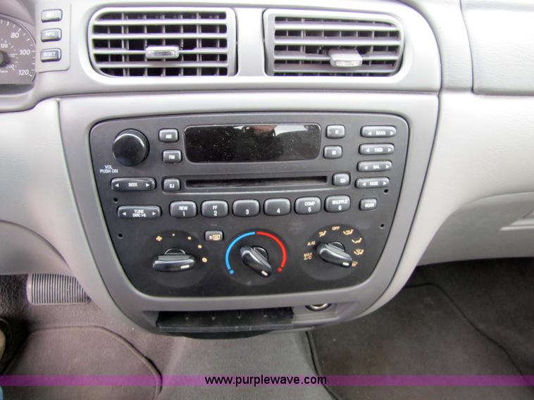 image for item 5217 2006 Ford Taurus SE