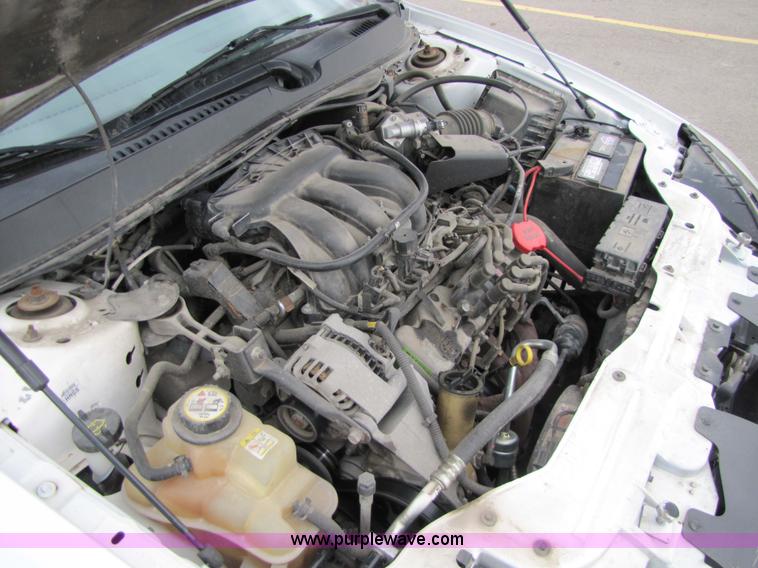 image for item 5217 2006 Ford Taurus SE