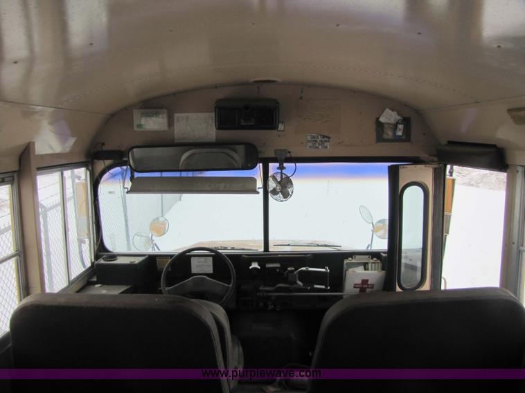 image for item 5226 1992 International 3800 Carpenter 47 passenger school bus