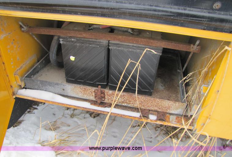 image for item 5226 1992 International 3800 Carpenter 47 passenger school bus