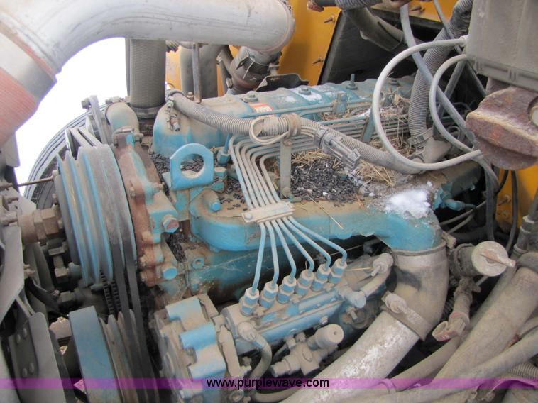 image for item 5226 1992 International 3800 Carpenter 47 passenger school bus