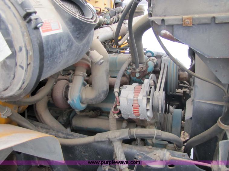 image for item 5226 1992 International 3800 Carpenter 47 passenger school bus