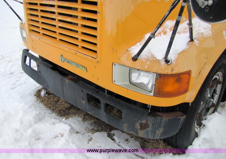 image for item 5226 1992 International 3800 Carpenter 47 passenger school bus