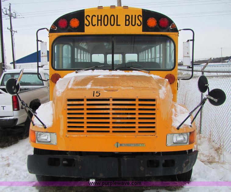 image for item 5226 1992 International 3800 Carpenter 47 passenger school bus