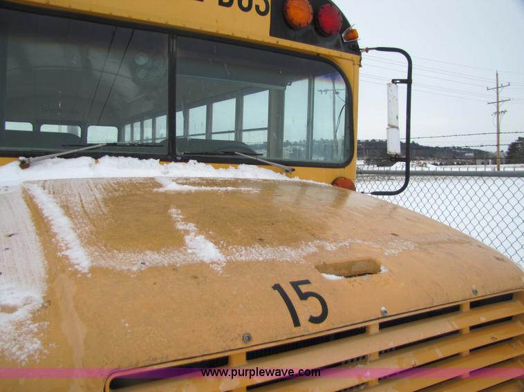 image for item 5226 1992 International 3800 Carpenter 47 passenger school bus