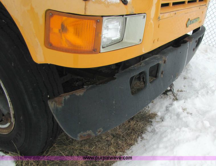 image for item 5226 1992 International 3800 Carpenter 47 passenger school bus