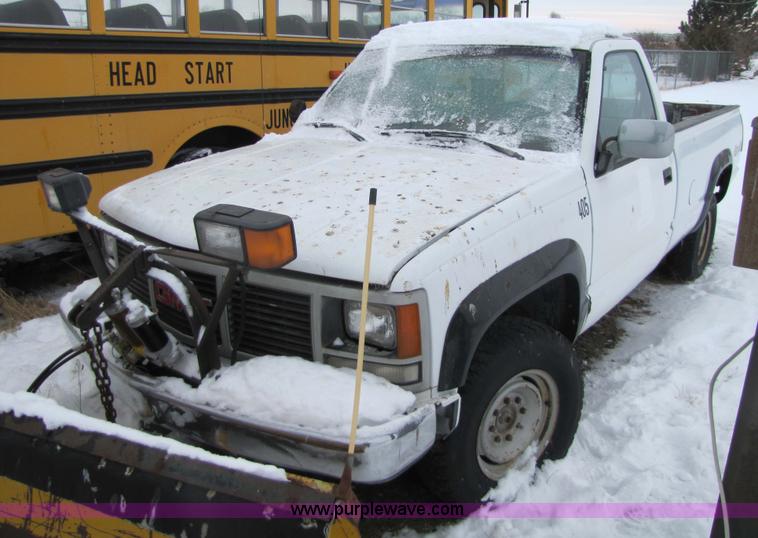 image for item 5227 1989 GMC K2500 SL Sierra  pickup truck