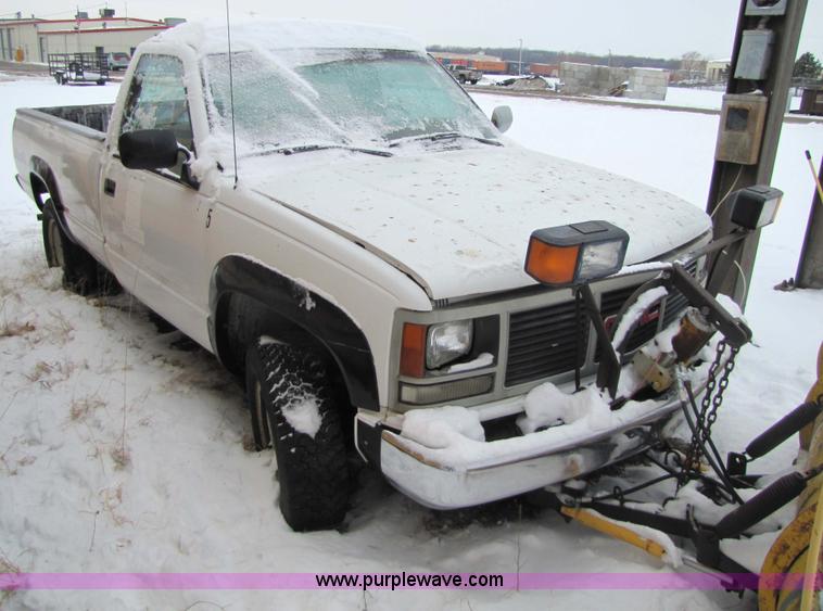 image for item 5227 1989 GMC K2500 SL Sierra  pickup truck