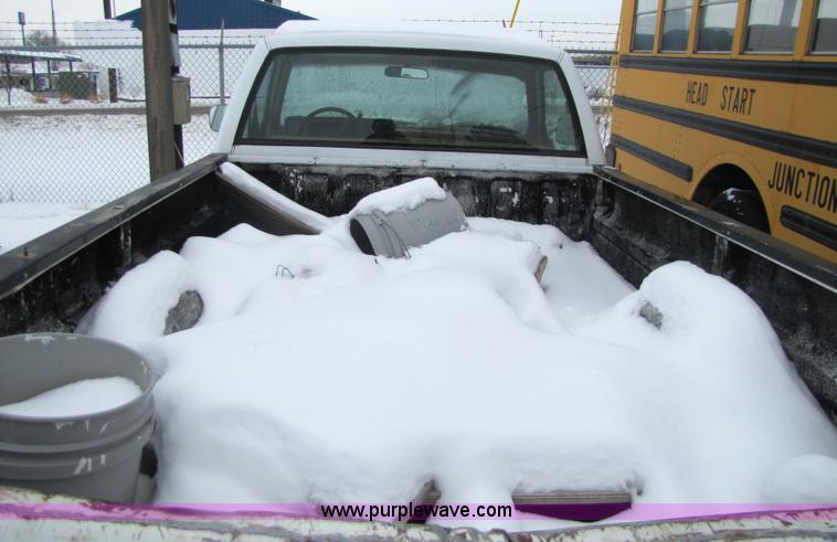 image for item 5227 1989 GMC K2500 SL Sierra  pickup truck