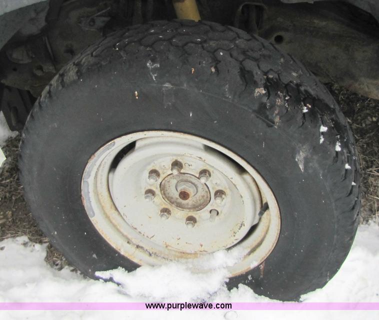 image for item 5227 1989 GMC K2500 SL Sierra  pickup truck