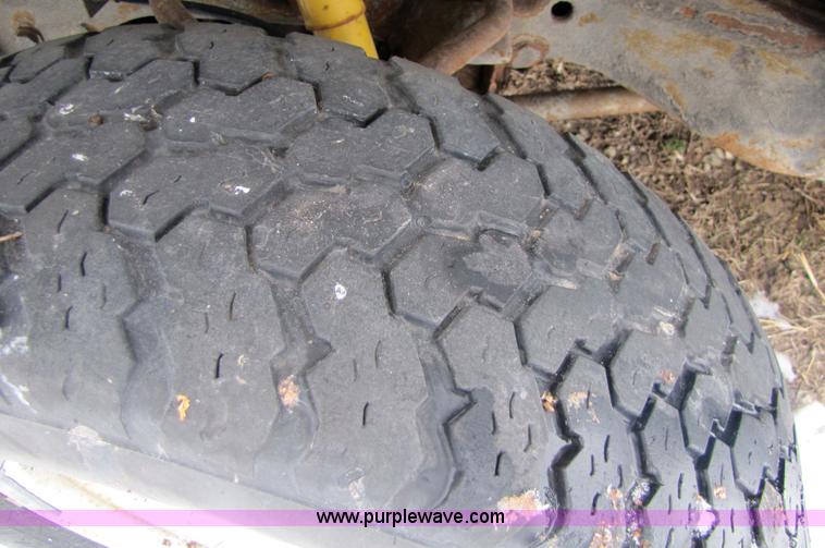 image for item 5227 1989 GMC K2500 SL Sierra  pickup truck