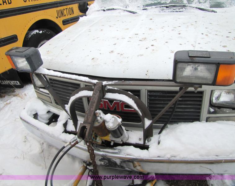 image for item 5227 1989 GMC K2500 SL Sierra  pickup truck