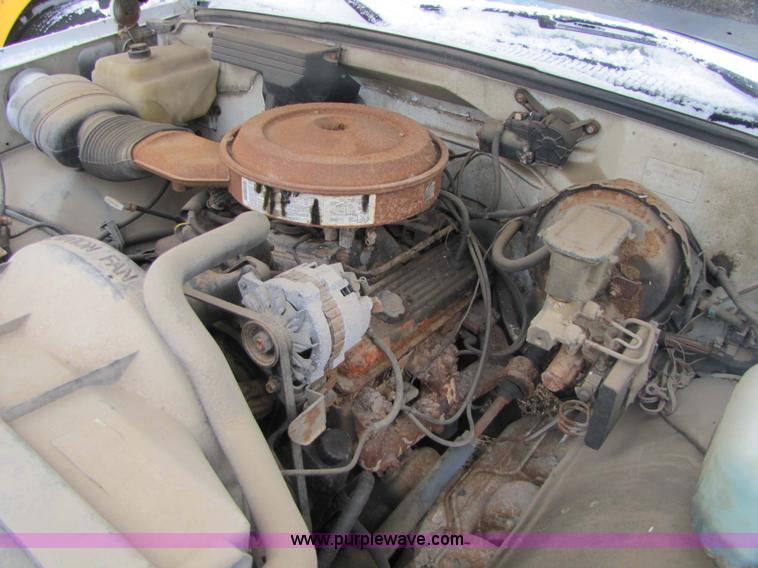 image for item 5227 1989 GMC K2500 SL Sierra  pickup truck