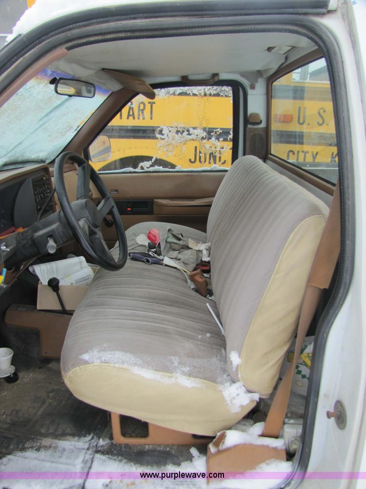 image for item 5227 1989 GMC K2500 SL Sierra  pickup truck