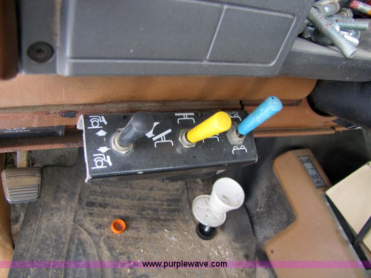 image for item 5227 1989 GMC K2500 SL Sierra  pickup truck