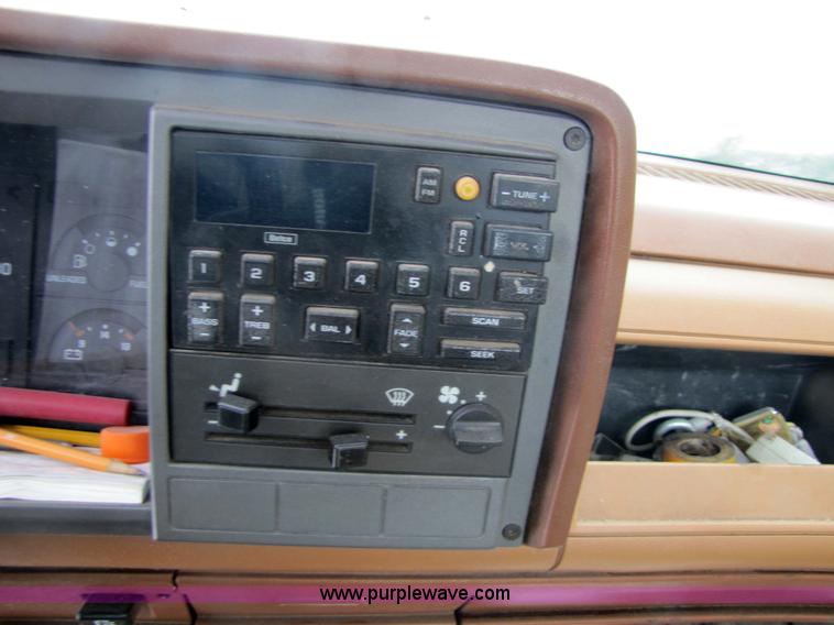 image for item 5227 1989 GMC K2500 SL Sierra  pickup truck