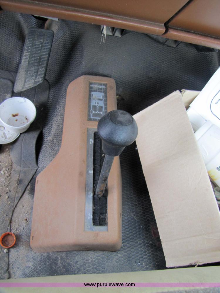 image for item 5227 1989 GMC K2500 SL Sierra  pickup truck