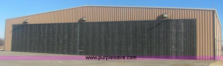 image for item 6120 1987 steel hangar building