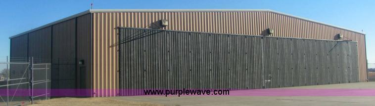 image for item 6120 1987 steel hangar building