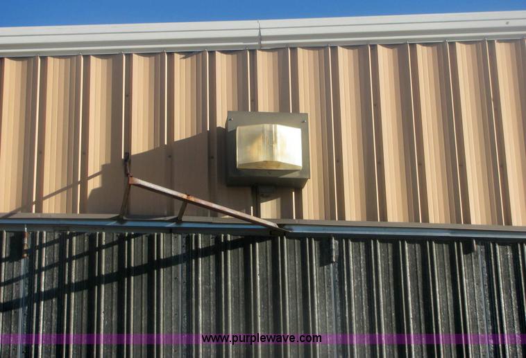 image for item 6120 1987 steel hangar building