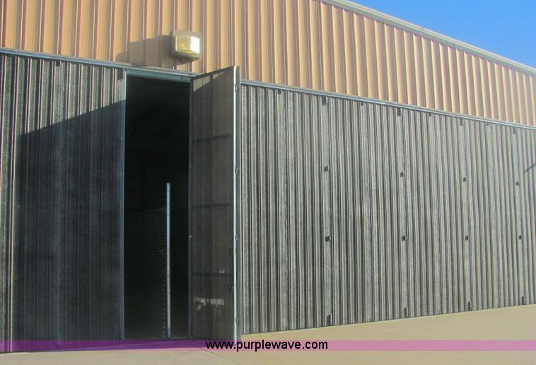 image for item 6120 1987 steel hangar building